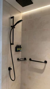 photo logement senior douche adaptée